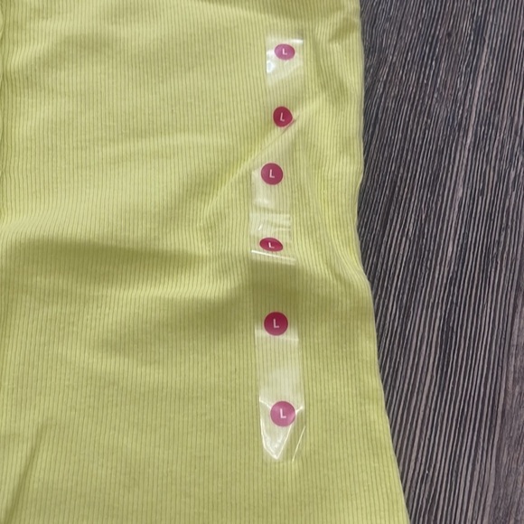 Top - Picture 4 of 7